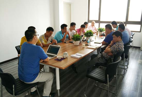 领先公司2015年年中会议