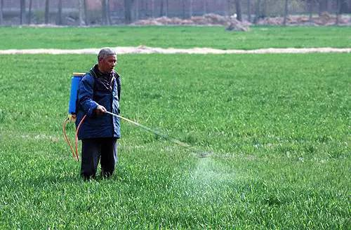 人工喷洒.png 人工喷洒.png